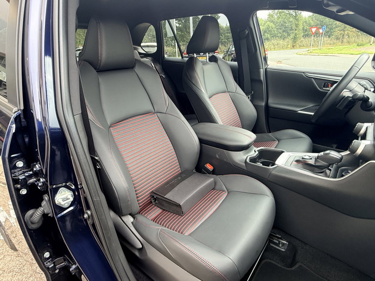 Vehicle Image 30