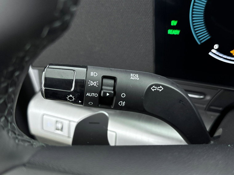 Vehicle Image 25