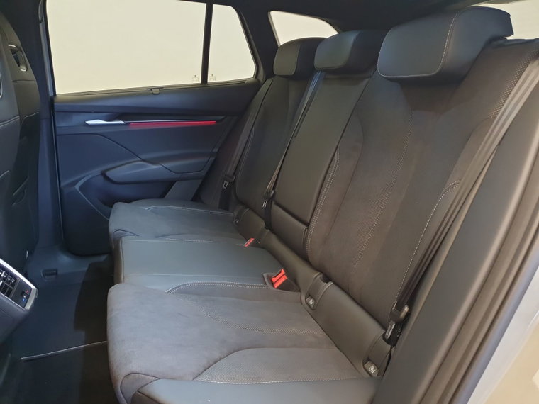 Vehicle Image 24