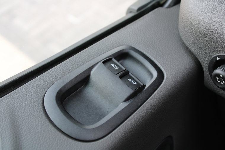 Vehicle Image 23