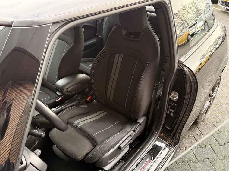 Vehicle Image 40