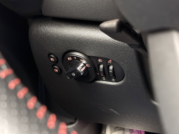 Vehicle Image 42
