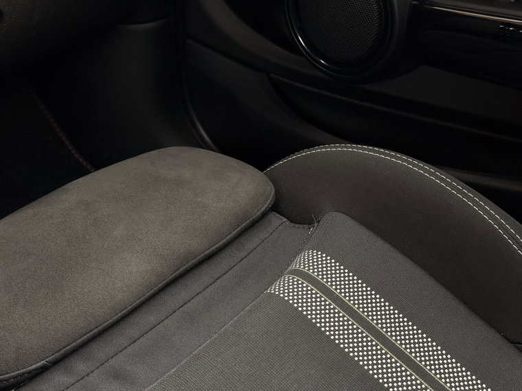 Vehicle Image 48