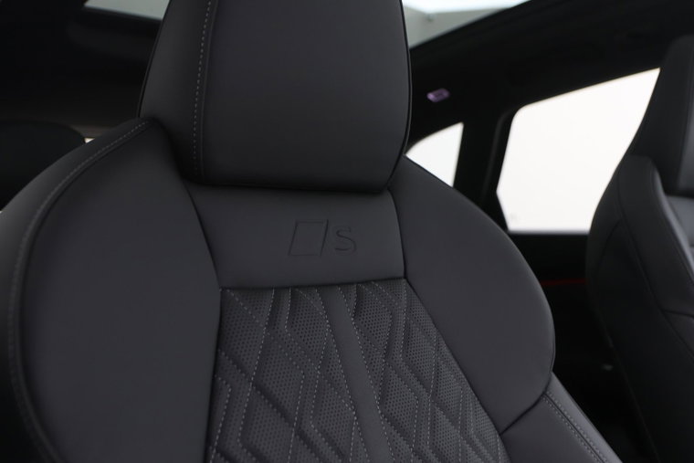 Vehicle Image 42