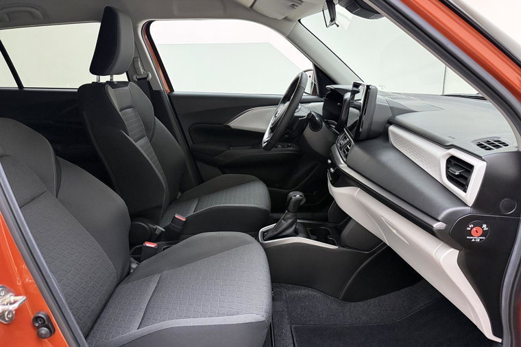 Vehicle Image 7