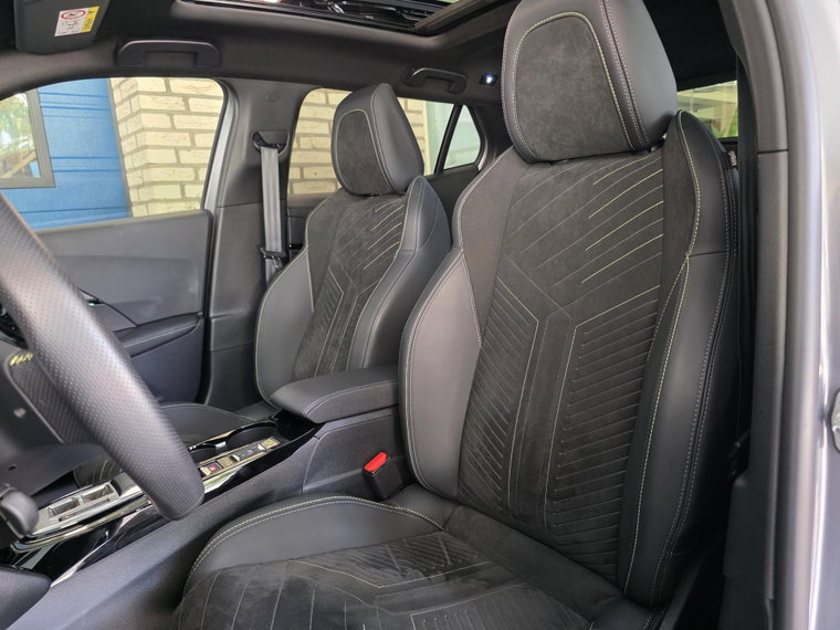 Vehicle Image 15
