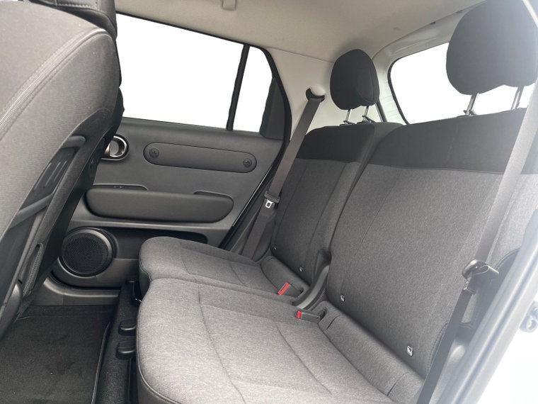 Vehicle Image 15