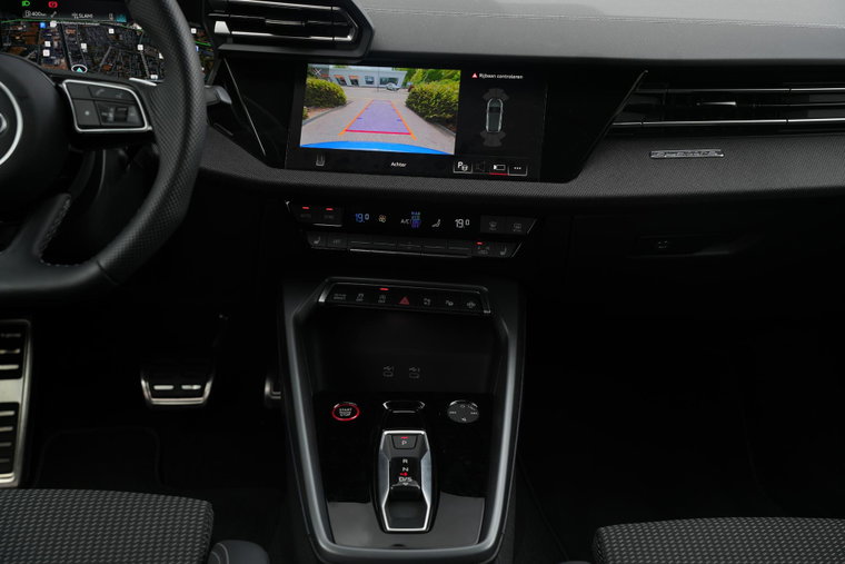 Vehicle Image 33