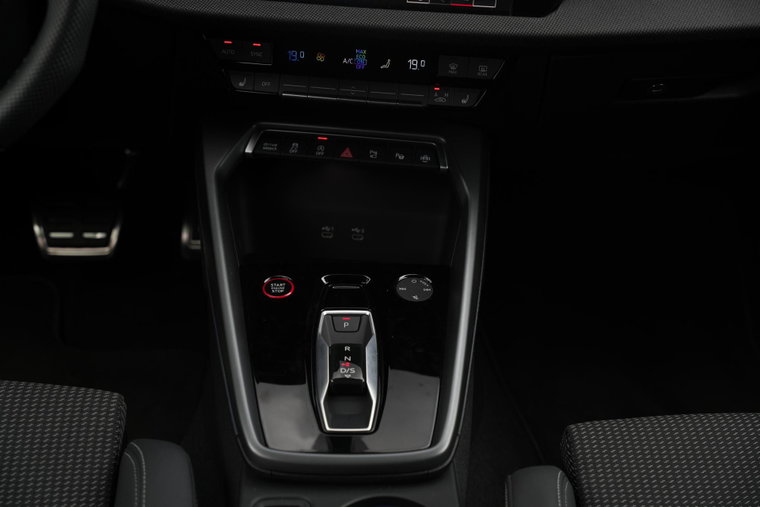 Vehicle Image 34