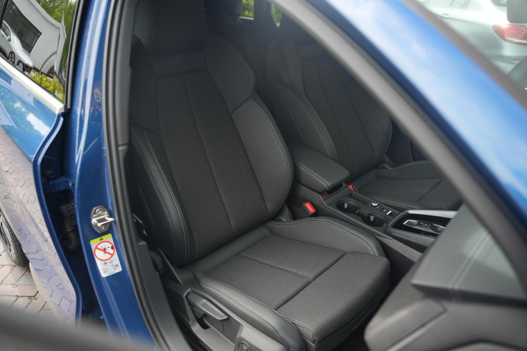 Vehicle Image 38