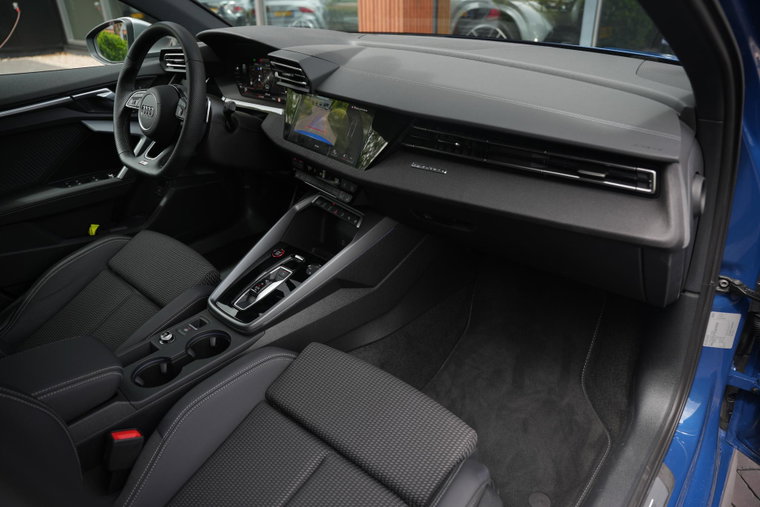 Vehicle Image 39