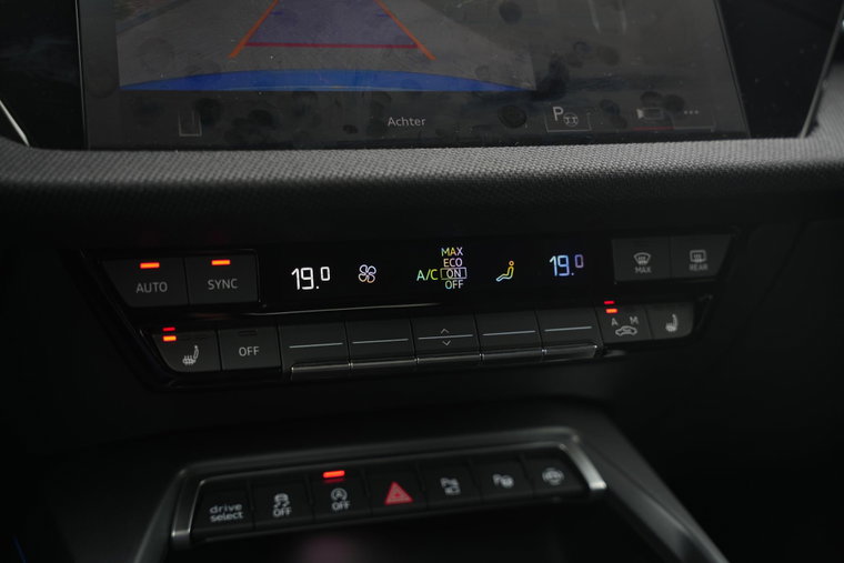 Vehicle Image 45