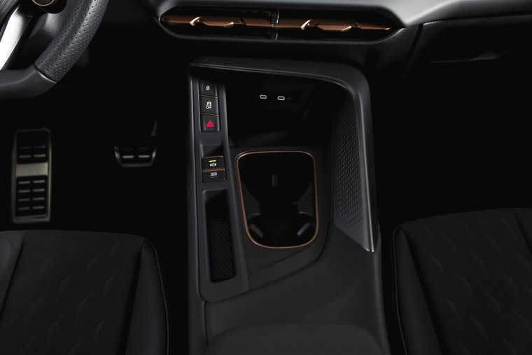 Vehicle Image 32