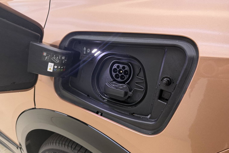 Vehicle Image 15