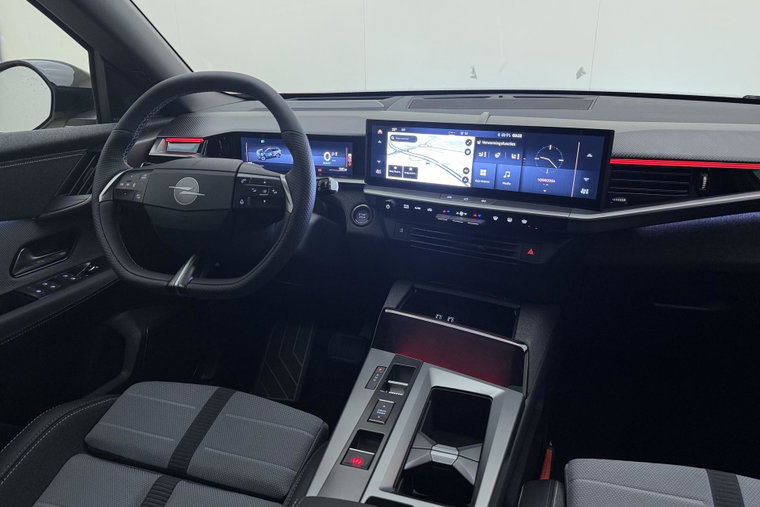 Vehicle Image 38