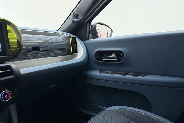 Vehicle Image 22