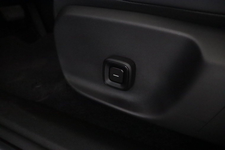 Vehicle Image 42