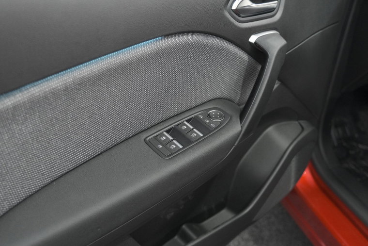 Vehicle Image 25