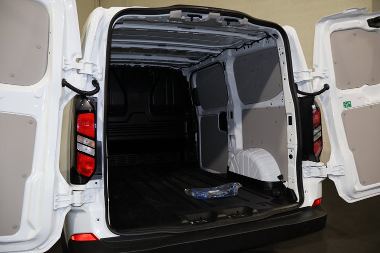 Vehicle Image 13