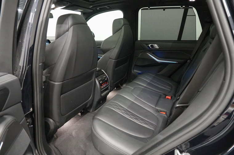 Vehicle Image 35