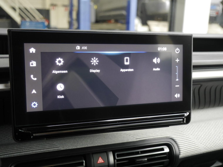 Vehicle Image 21