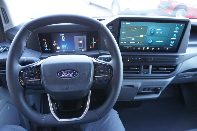 Vehicle Image 12
