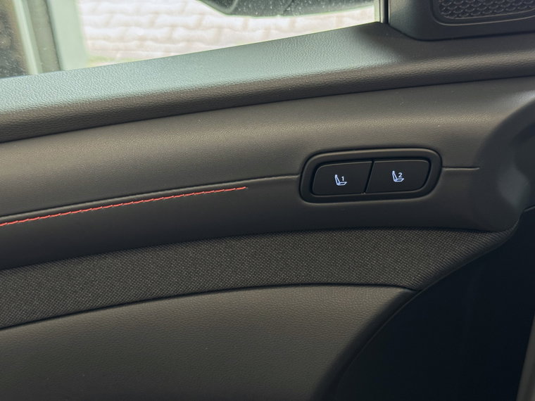Vehicle Image 24
