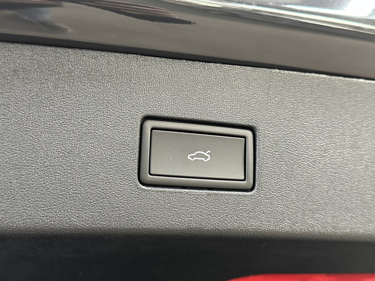 Vehicle Image 28