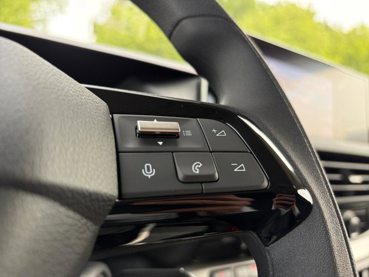 Vehicle Image 36