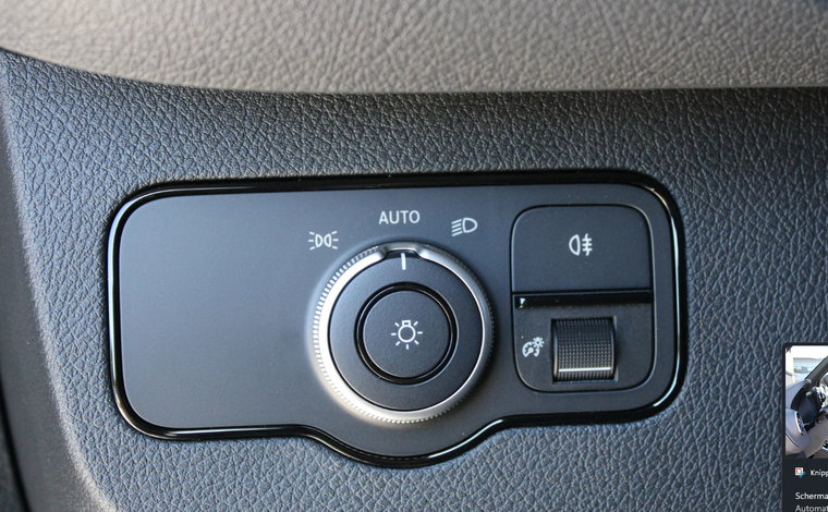 Vehicle Image 26