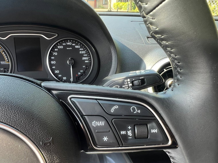 Vehicle Image 23