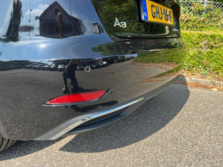 Vehicle Image 38