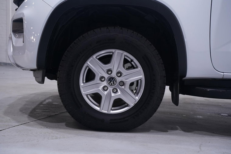 Vehicle Image 17