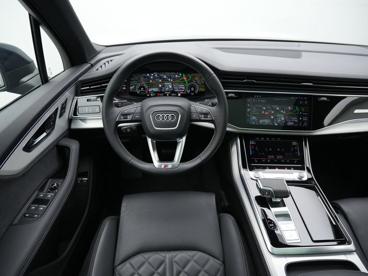 Vehicle Image 25