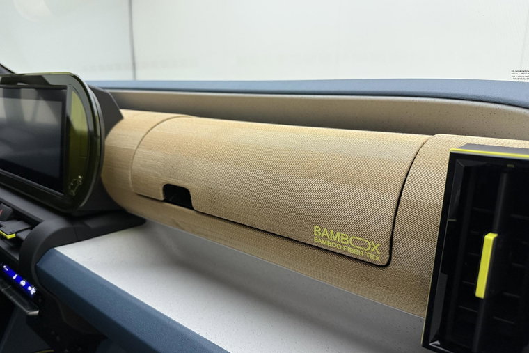 Vehicle Image 11
