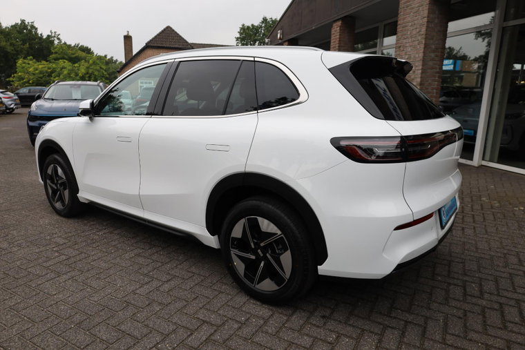Vehicle Image 46