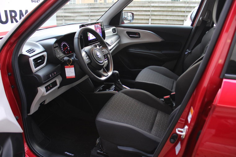 Vehicle Image 14
