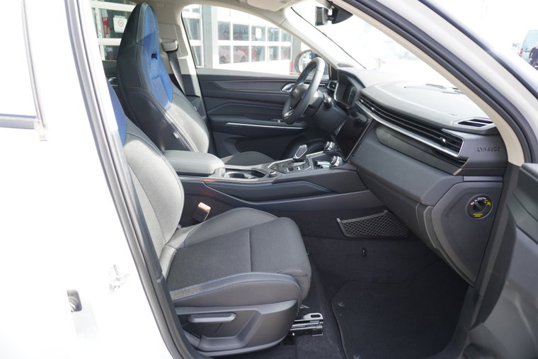 Vehicle Image 13