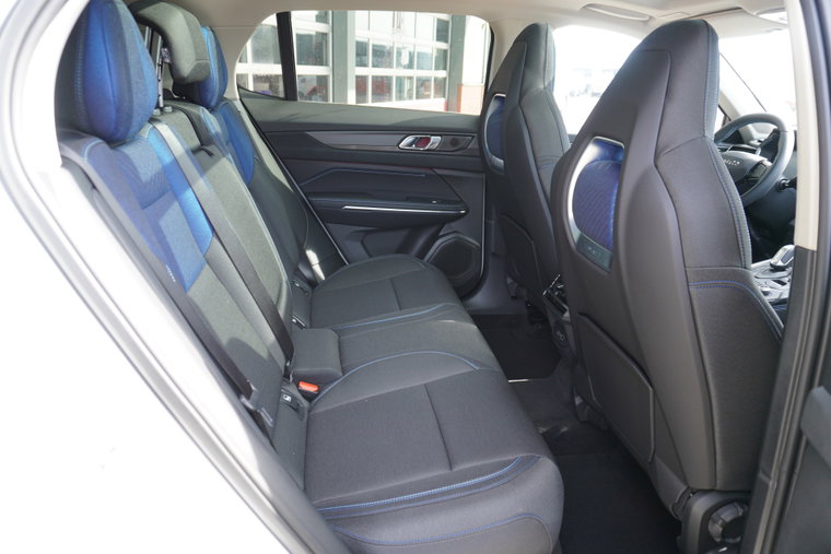 Vehicle Image 35