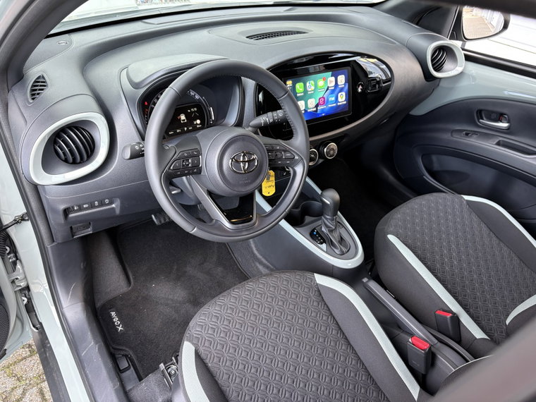 Vehicle Image 24