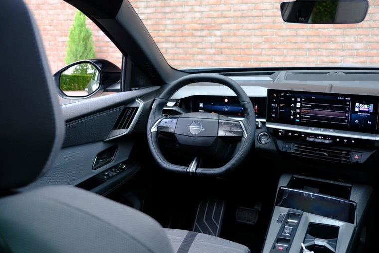 Vehicle Image 13