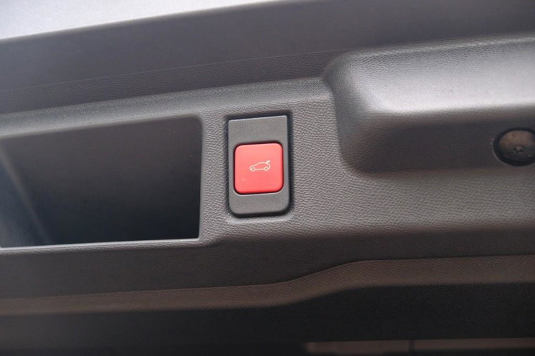 Vehicle Image 33