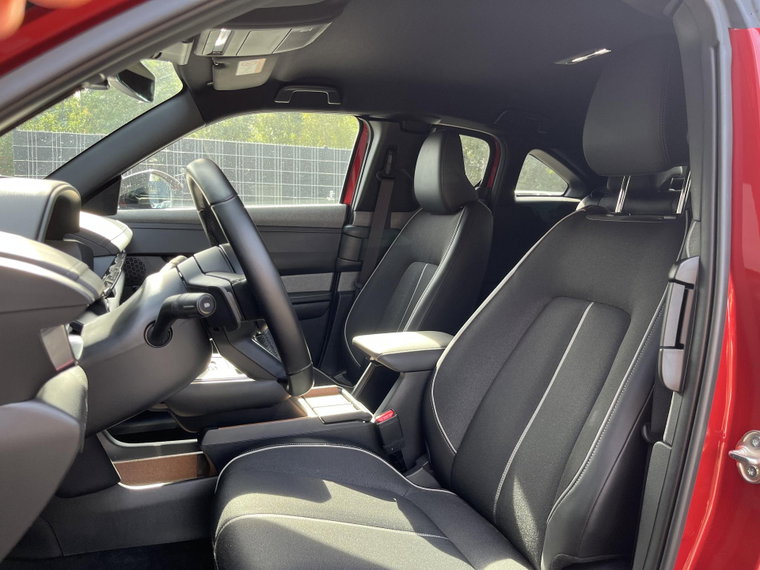 Vehicle Image 13
