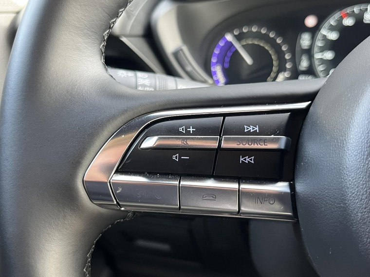 Vehicle Image 32