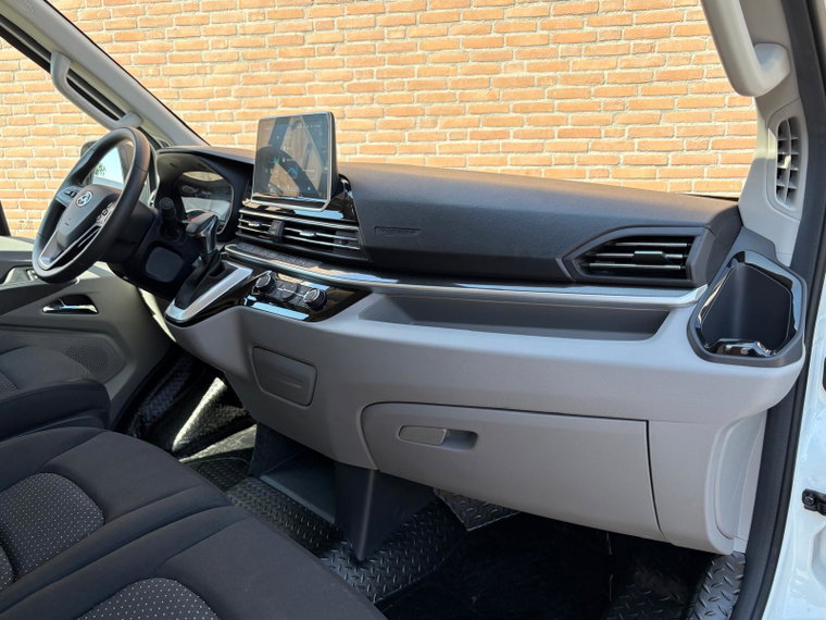 Vehicle Image 22