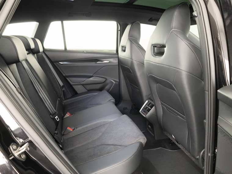 Vehicle Image 38