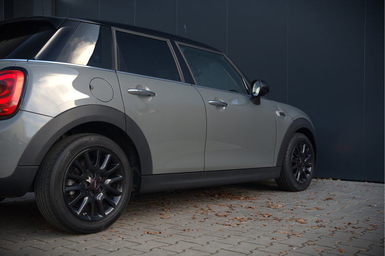 Vehicle Image 23