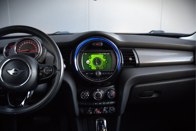 Vehicle Image 35