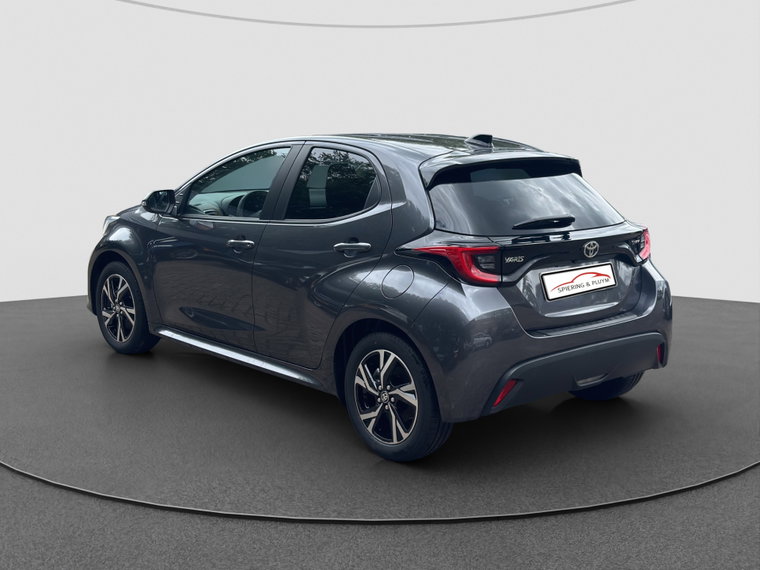 Vehicle Image 12