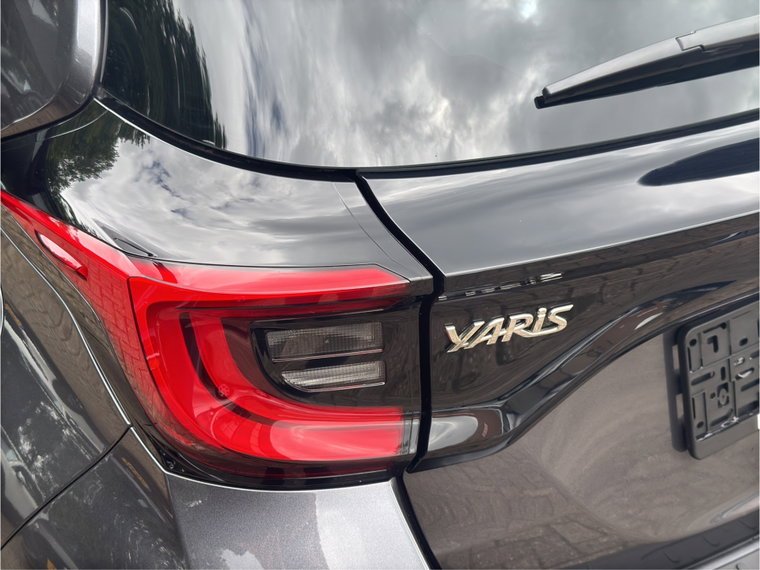 Vehicle Image 14